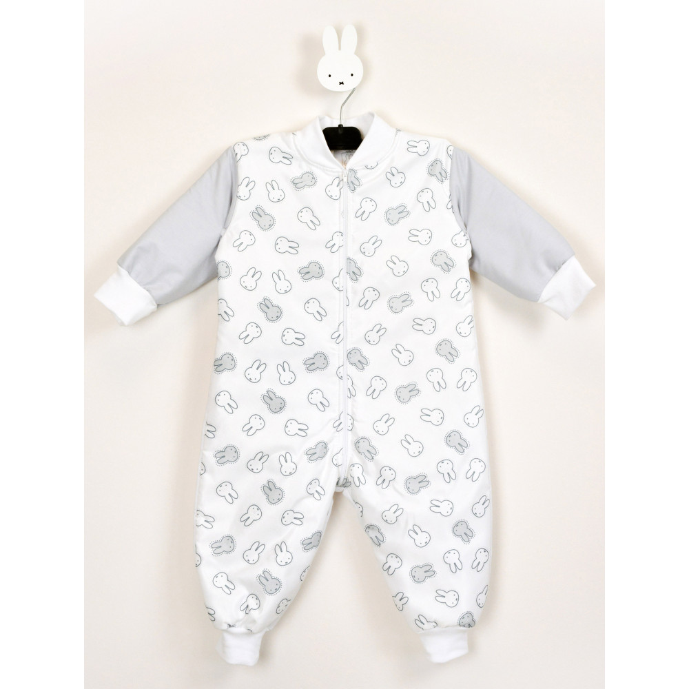 ΥΠΝΟΣΑΚΟΣ ΜΕ ΠΟΔΙΑ ΤΗΣ ΕΤΑΙΡΕΙΑΣ MIFFYΤο εξωτερικό ύφασμα είναι 100% βαμβάκιΕσωτερικά έχει γέμιση 100% polyesterΟ δείκτης θερμότητάς του είναι 2,5 Tog που το καθιστά ιδανικό για χρήση τους χειμωνιάτικους μήνεςΤο μήκος της υπνόφορμας μετριέται από τον ώμο έως τον αστράγαλοΔιαστάσεις: Νο2, 80cm