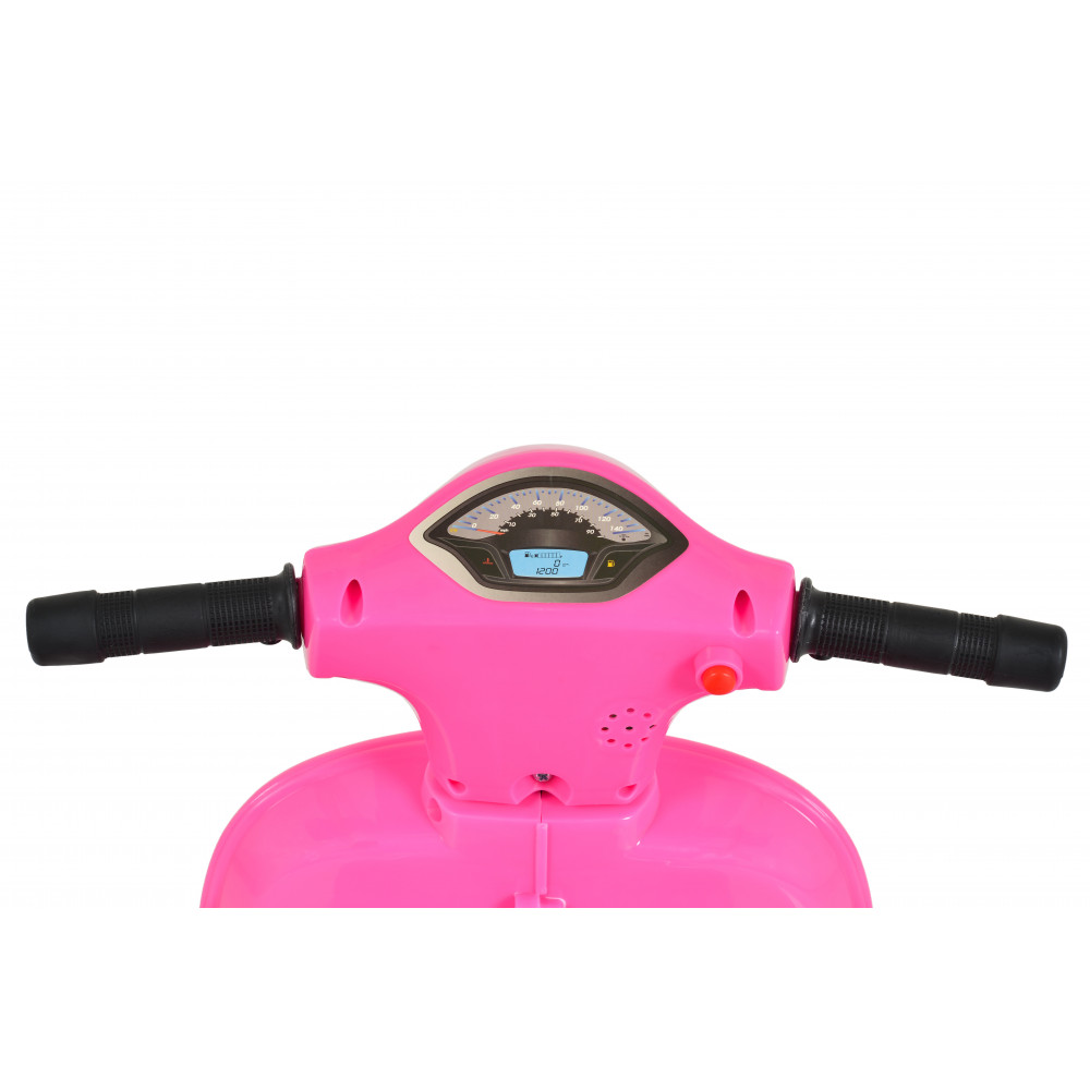 Hλεκτροκίνητο μηχανάκι Vespa της εταιρείας Cangaroo.