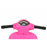 Hλεκτροκίνητο μηχανάκι Vespa της εταιρείας Cangaroo.