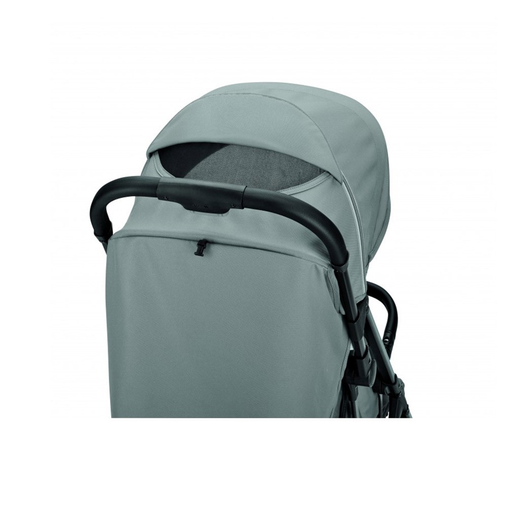 Η φωτογραφία δείχνει Το καρότσι που διπλώνει μόνο του, με ένα άγγιγμα.