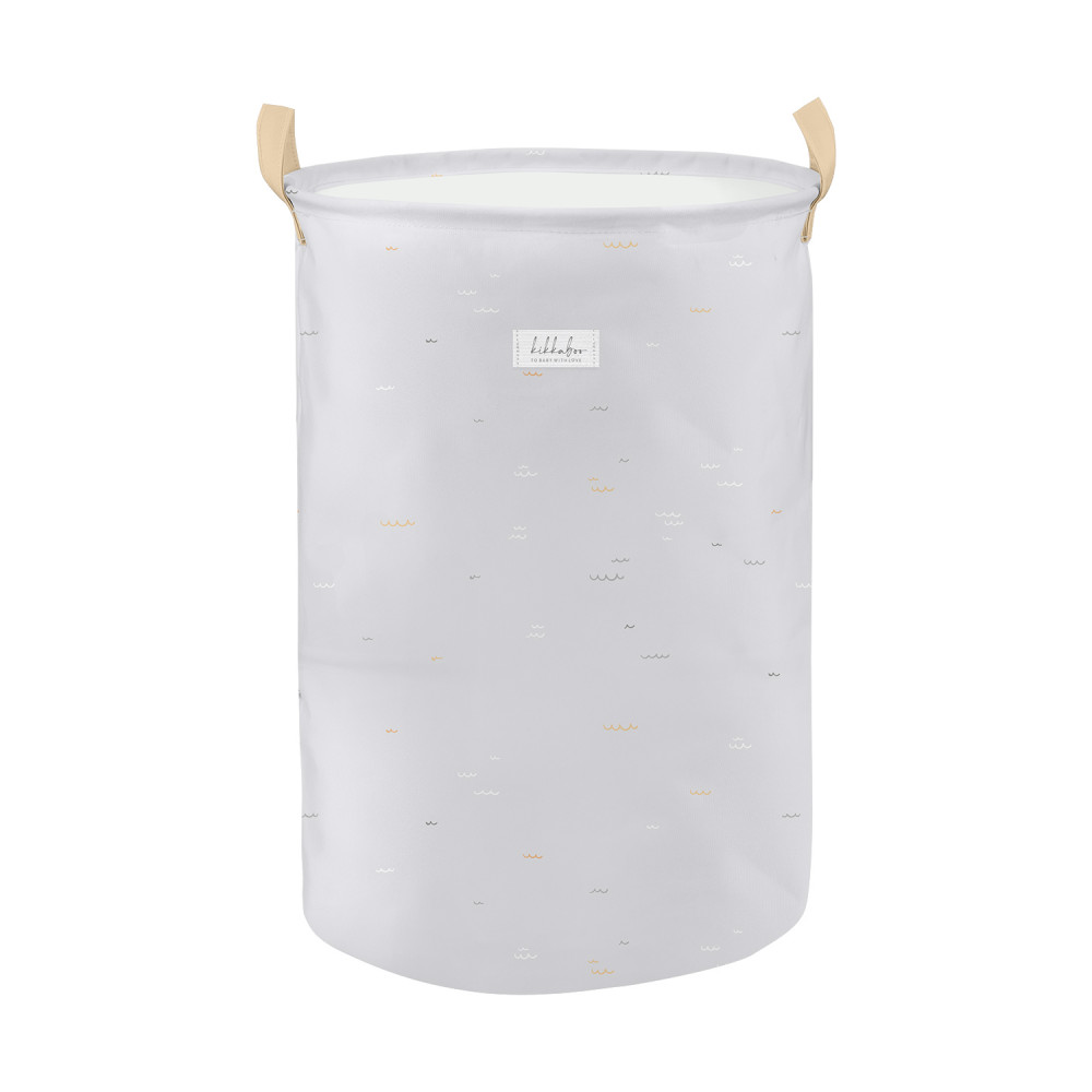 Καλάθι παιχνιδιών κατασκευασμένο από υψηλής ποιότητας πολυεστέρα.