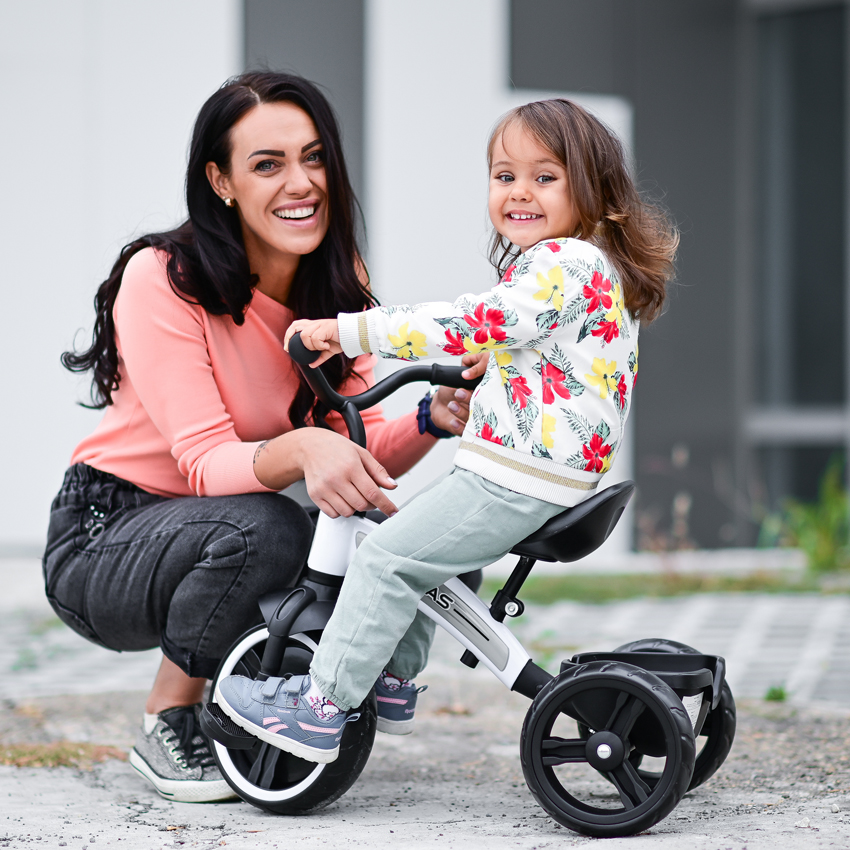 Η φωτογραφία δείχνει ΤΡΙΚΥΚΛΟ ΠΟΔΗΛΑΤΑΚΙ ΤΗΣ ΕΤΑΙΡΕΙΑΣ LORELLI.