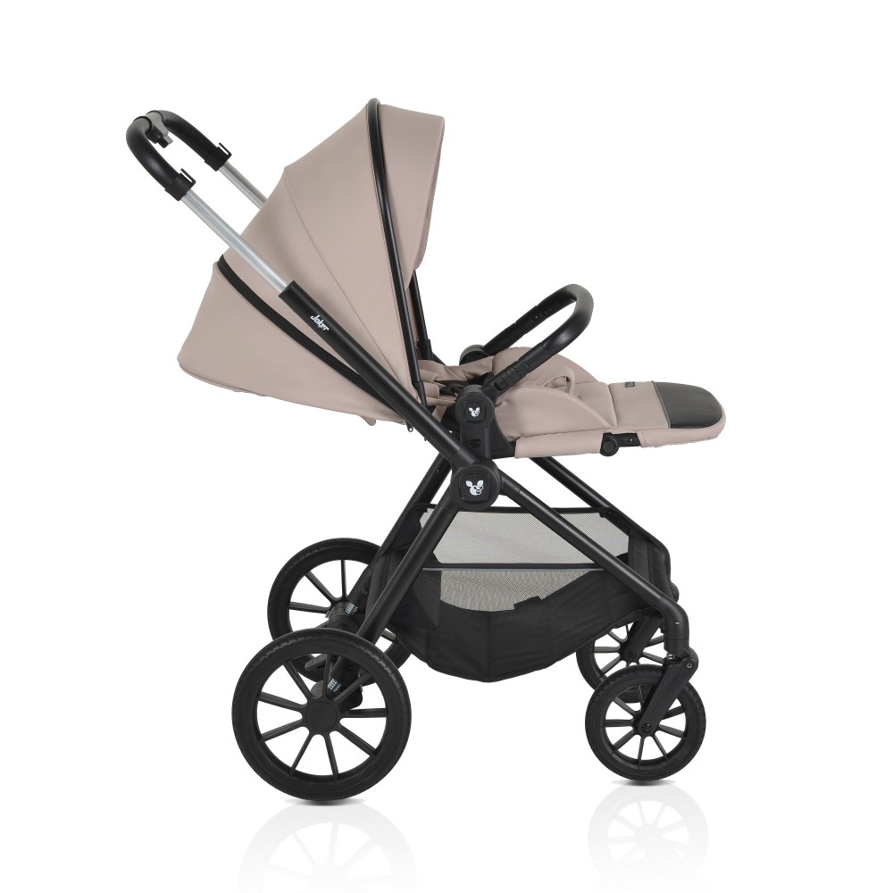 Η φωτογραφία δείχνει Παιδικό καρότσι Joker 3 σε 1 από την Cangaroo – Ελευθερία και άνεση από την πρώτη κιόλας μέρα!Σχεδιασμένο για να καλύπτει τις ανάγκες της σύγχρονης οικογένειας, το καρότσι Joker 3 σε 1 είναι εξαιρετικά πρακτικό, κομψό και προσαρμόσιμο, παρέχοντας άνεση και ασφάλεια στο μωρό σας 