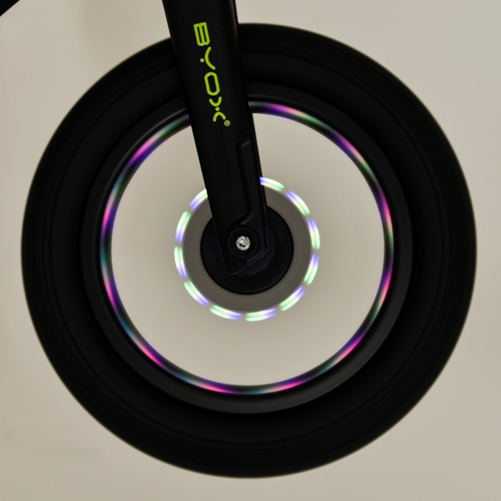 Η φωτογραφία δείχνει Nimbus Balance Bike by Byox – Άνεση, στυλ και αυτοπεποίθηση για τις πρώτες περιπέτειες!Ειδικά σχεδιασμένο για νεαρούς εξερευνητές ηλικίας 3 ετών και άνω, το ποδήλατο ισορροπίας Nimbus είναι ο τέλειος τρόπος για να αναπτύξει το παιδί σας ισορροπία, συντονισμό και αυτοπεποίθη