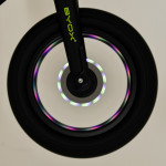 Η φωτογραφία δείχνει Nimbus Balance Bike by Byox – Άνεση, στυλ και αυτοπεποίθηση για τις πρώτες περιπέτειες!Ειδικά σχεδιασμένο για νεαρούς εξερευνητές ηλικίας 3 ετών και άνω, το ποδήλατο ισορροπίας Nimbus είναι ο τέλειος τρόπος για να αναπτύξει το παιδί σας ισορροπία, συντονισμό και αυτοπεποίθη