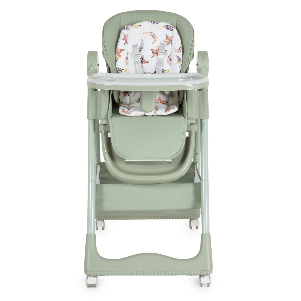 Η φωτογραφία δείχνει Δημιουργημένο με φροντίδα για τις πρώτες γευστικές περιπέτειες του μικρού σας, το παιδικό καρεκλάκι Surprise της Moni προσφέρει άνεση, ασφάλεια και πλήρη προσαρμοστικότητα σε κάθε γεύμα.