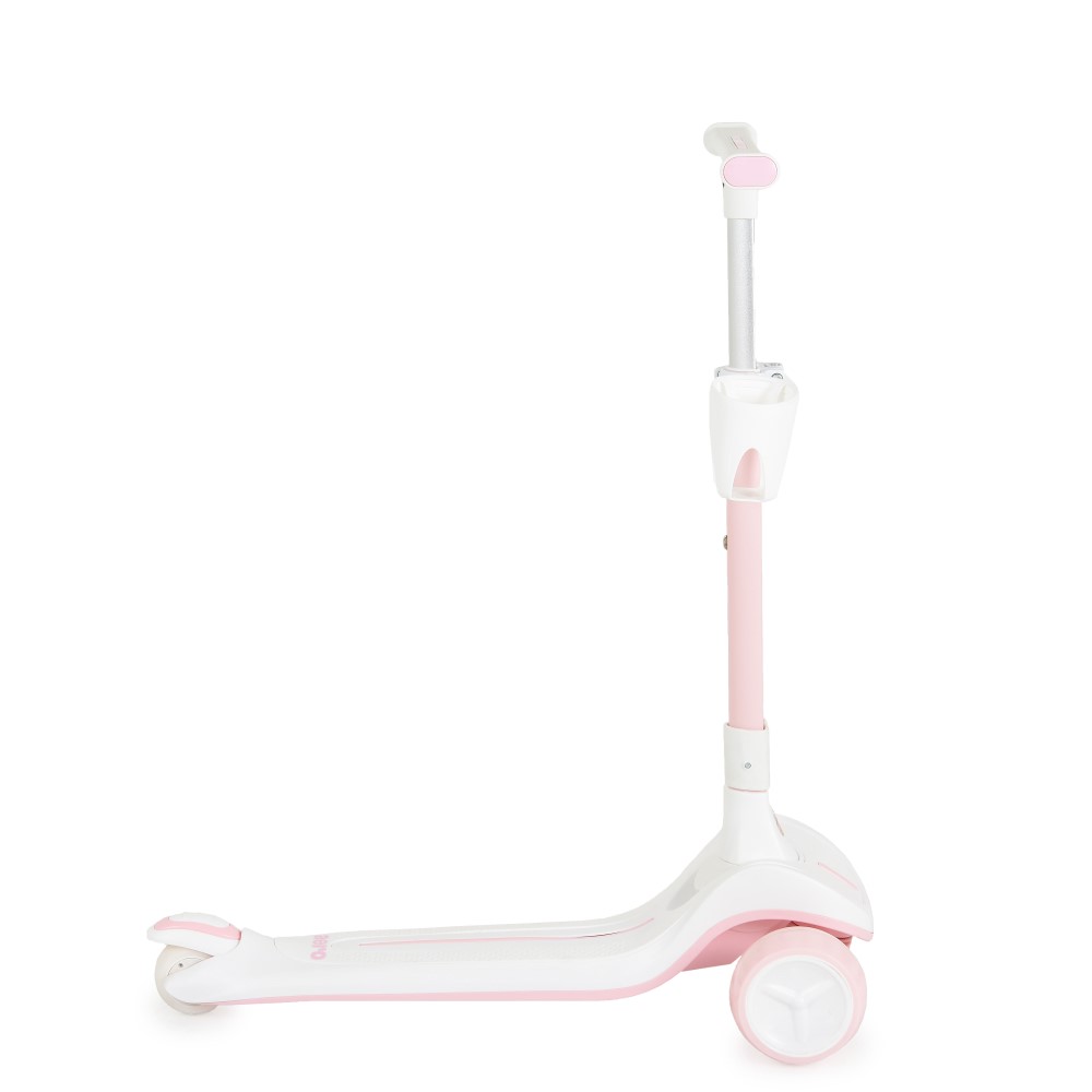 Η φωτογραφία δείχνει Παιδικό Scooter Aero από την Byox – Στυλ, Ασφάλεια & Διασκέδαση σε Ένα!Δώστε στο παιδί σας την ελευθερία να κινείται με σιγουριά και χαρά! Το Aero είναι ένα σκούτερ σχεδιασμένο με φροντίδα για μικρούς εξερευνητές ηλικίας 3 ετών και άνω.