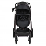 Το καρότσι All Road 2 σε 1 Transforming της Moni είναι ένα κομψό, σταθερό και πρακτικό καρότσι σχεδιασμένο να μεγαλώνει μαζί με το παιδί σας – από τις πρώτες κιόλας μέρες μετά τη γέννηση έως και περίπου 4 ετών.