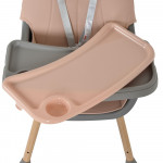 Η φωτογραφία δείχνει Το Biscotti by Moni είναι κάτι περισσότερο από ένα απλό καρεκλάκι φαγητού – είναι ένας έμπιστος σύντροφος στο ταξίδι του παιδιού σας προς την ανεξαρτησία.