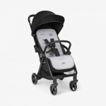 Αναβαθμίστε την άνεση του καροτσιού σας με την επένδυση καροτσιού BUTTERFLY DANCE! Σχεδιασμένο για επιπλέον απαλότητα και υποστήριξη, αυτή η κομψή και αναστρέψιμη επένδυση βελτιώνει τη βόλτα του μωρού σας προσθέτοντας μια νότα προσωπικότητας.