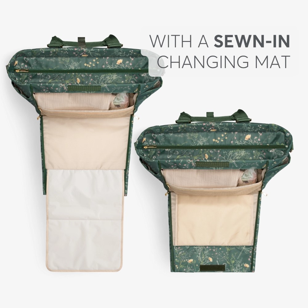 Η φωτογραφία δείχνει Μείνετε κομψοί και οργανωμένοι σε κάθε σας έξοδο με τη μαμά τσάντα FLORENCE!  Σχεδιασμένη για σύγχρονους γονείς, αυτή η πολυτελής τσάντα συνδυάζει τη λειτουργικότητα με ένα πολύχρωμο ντιζάιν στάμπα, διασφαλίζοντας ότι όλα τα απαραίτητα για το μωρό είναι οργανωμένα και προσι