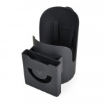  Αυτή η πρακτική ποτηροθήκη διαθέτει θήκες για μπουκάλι και τηλέφωνο, παρέχοντας άνεση και εύκολη πρόσβαση σε βασικά αντικείμενα κατά τη διάρκεια της βόλτας.