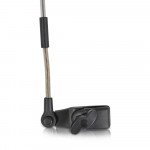 Η φωτογραφία δείχνει Η λαβή είναι εξοπλισμένη με ένα πλαστικό κλιπ στερέωσης που είναι συμβατό με τετράγωνα, στρογγυλά και οβάλ κουφώματα και κάνει την ομπρέλα ευέλικτη στην προσαρμογή της στο καρότσι.