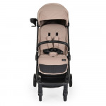 Η φωτογραφία δείχνει Το Flip είναι η τέλεια επιλογή για κάθε μητέρα, ζυγίζει μόλις 6,9 κιλά - και η χαρακτηριστική σχεδίαση το κάνει αισθητό σε όλους όσοι περνούν!Κατάλληλο από τη γέννηση έως 22 κιλά, το κομψό καρότσι Flip θα είναι απαραίτητος βοηθός για κάθε γονέα.