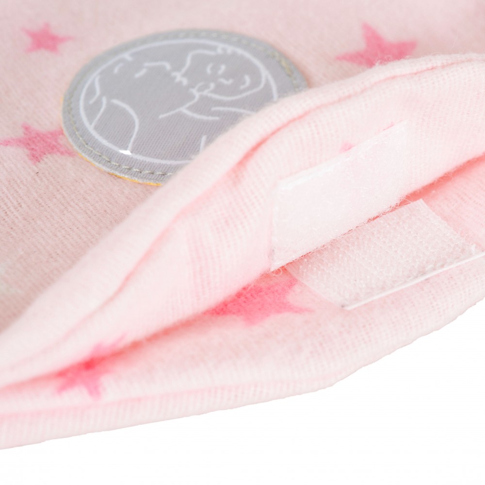 Η φωτογραφία δείχνει Η ζώνη ανακούφισης από κολικούς με κουκούτσια κερασιού είναι ένα φυσικό προϊόν που βοηθά στον πόνο των κολικών του μωρού που προκαλείται από αέρια, παλινδρόμηση ή κολικούς.