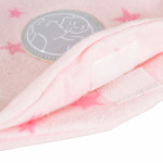 Η φωτογραφία δείχνει Η ζώνη ανακούφισης από κολικούς με κουκούτσια κερασιού είναι ένα φυσικό προϊόν που βοηθά στον πόνο των κολικών του μωρού που προκαλείται από αέρια, παλινδρόμηση ή κολικούς.