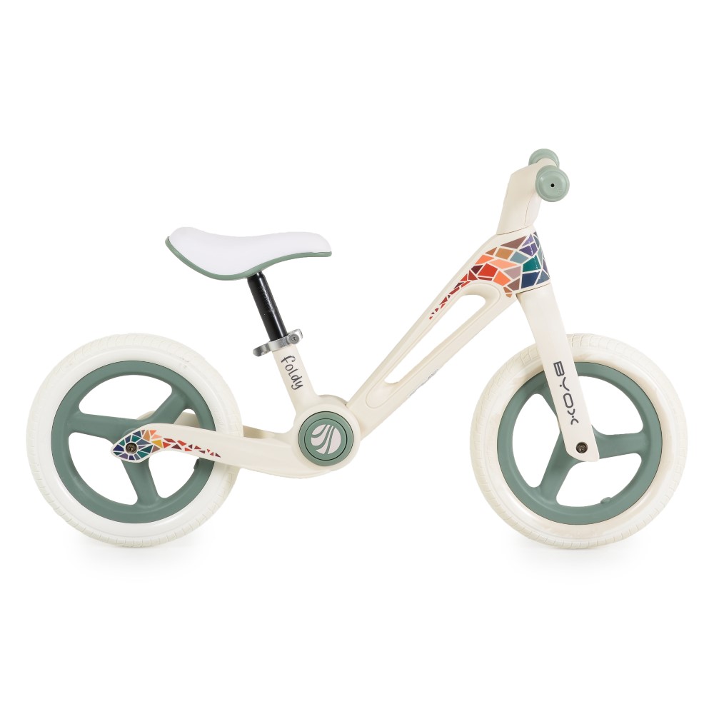 Η φωτογραφία δείχνει Balance Bike Foldy – Ένα διασκεδαστικό ξεκίνημα στον κόσμο της ποδηλασίας!Δώστε στο παιδί σας την ελευθερία και την αυτοπεποίθηση να εξερευνήσει με αυτό το ελαφρύ, ασφαλές και άνετο ποδήλατο ισορροπίας, ειδικά σχεδιασμένο για μικρούς λάτρεις της περιπέτειας ηλικίας 2-5 ετών (έως