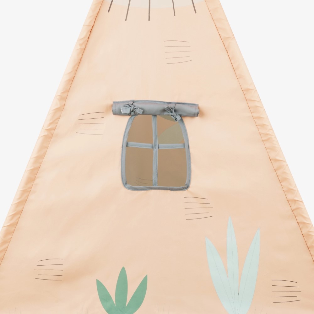 ΠεριγραφήΔημιουργήστε έναν μαγικό χώρο παιχνιδιού για το μικρό σας με το Ξύλινο Τσιπ με Επενδυμένο Ματ! Σχεδιασμένη για παιδιά ηλικίας 3+ ετών, αυτή η γοητευτική σκηνή εσωτερικού χώρου είναι ιδανική για ευφάνταστο παιχνίδι, διάβασμα ή χαλάρωση σε ένα άνετο καταφύγιο.