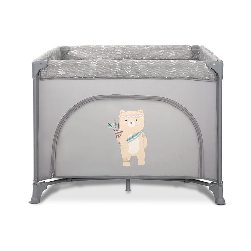 Η φωτογραφία δείχνει LORELLI ΠΑΡΚΟ ΣΕ ΔΙΑΣΤΑΣΕΙΣ 100x100 CMΑσφαλές μέρος για παιχνίδιΠλαϊνό άνοιγμα με φερμουάρΕύκολο στη μεταφοράΔιπλό σύστημα αναδίπλωσης ασφαλείαςΑναδιπλούμενο σε συμπαγές μέγεθοςΤο στρώμα του ενδείκνυται μόνο για παιχνίδιΤσάντα μεταφοράς