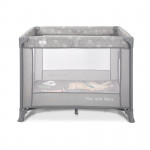 Η φωτογραφία δείχνει LORELLI ΠΑΡΚΟ ΣΕ ΔΙΑΣΤΑΣΕΙΣ 100x100 CMΑσφαλές μέρος για παιχνίδιΠλαϊνό άνοιγμα με φερμουάρΕύκολο στη μεταφοράΔιπλό σύστημα αναδίπλωσης ασφαλείαςΑναδιπλούμενο σε συμπαγές μέγεθοςΤο στρώμα του ενδείκνυται μόνο για παιχνίδιΤσάντα μεταφοράς