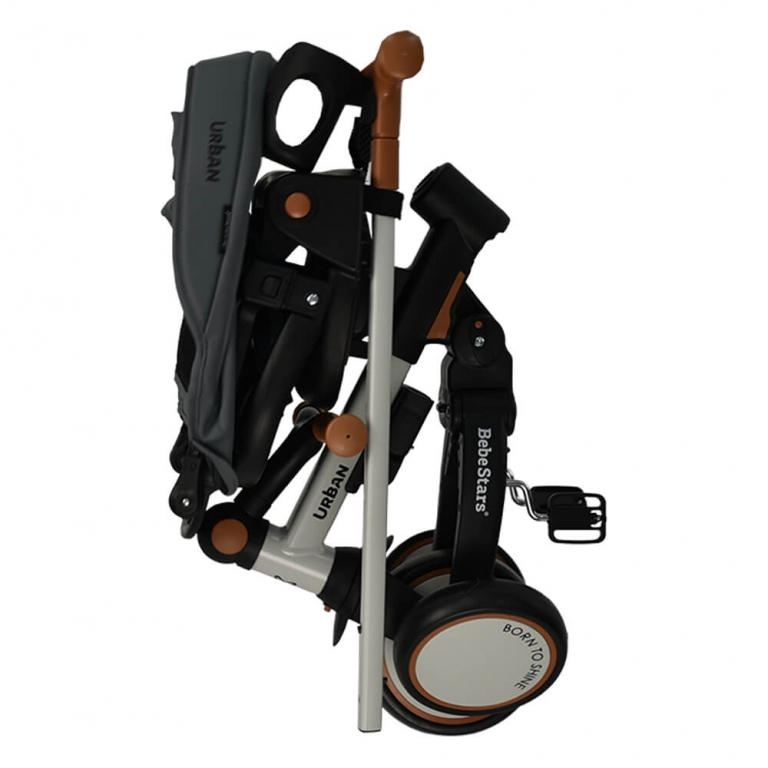 Η φωτογραφία δείχνει Ετοιμαστείτε μικροί και μεγάλοι για τις πιο συναρπαστικές βόλτες σε κάθε γωνιά της πόλης με το νέο τρίκυκλο Urban της Bebe Stars!Ένα πολυχρηστικό μοντέλο, καθώς χρησιμοποιείται με 7 διαφορετικούς τρόπους και συντροφεύει το παιδάκι σας για χρόνια σε κάθε του βήμα.