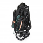 Η φωτογραφία δείχνει Το καρότσι Bingo της Moni είναι η τέλεια επιλογή για γονείς που αναζητούν άνεση, λειτουργικότητα και ασφάλεια.