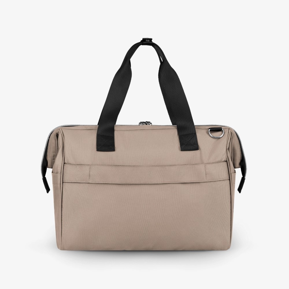 Η φωτογραφία δείχνει Βγείτε με στυλ και πρακτικότητα με τη μαμά τσάντα MAXI.