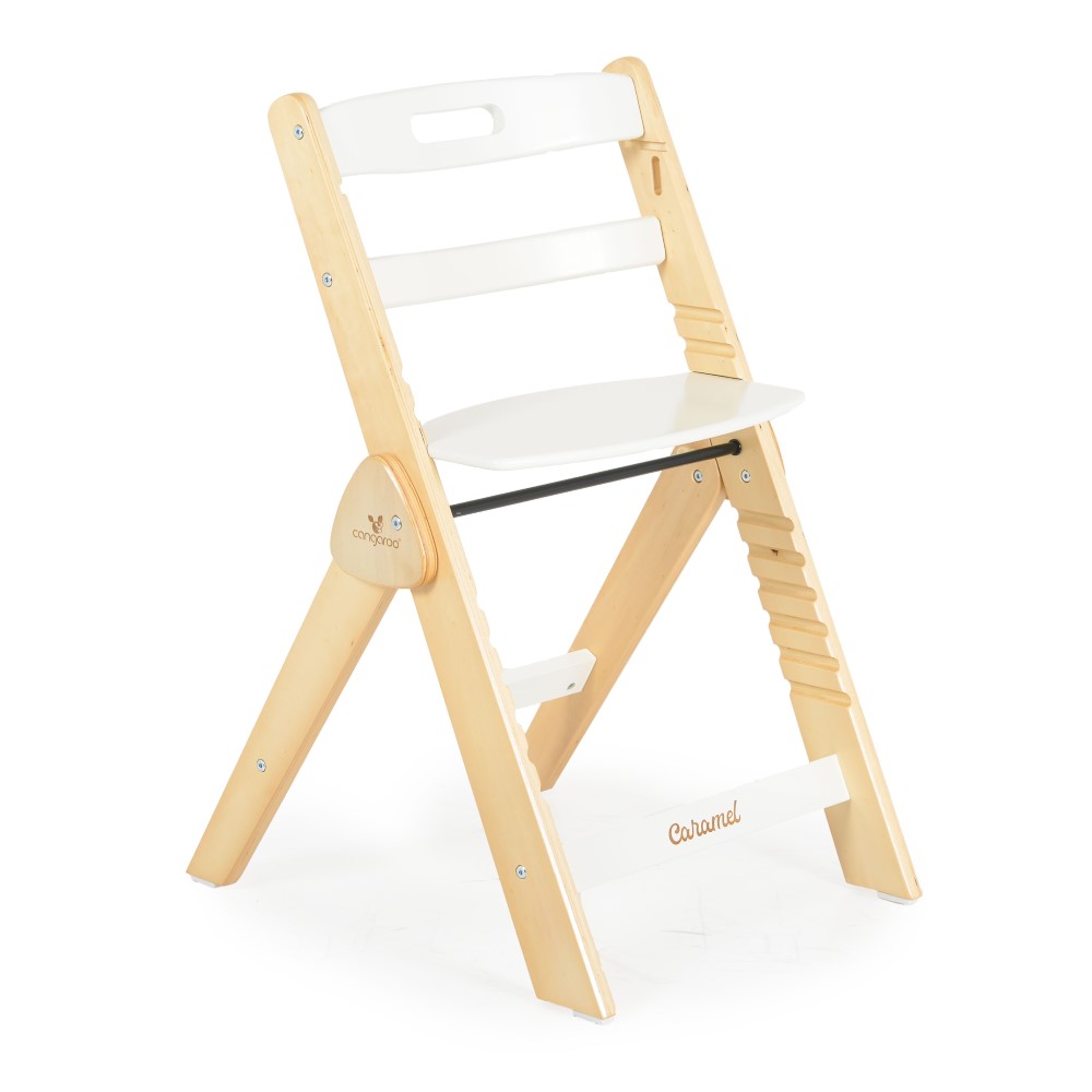 Η φωτογραφία δείχνει Το παιδικό ξύλινο καρεκλάκι Caramel έχει 3 επίπεδα καθίσματος και 6 επίπεδα στο υποπόδιο.