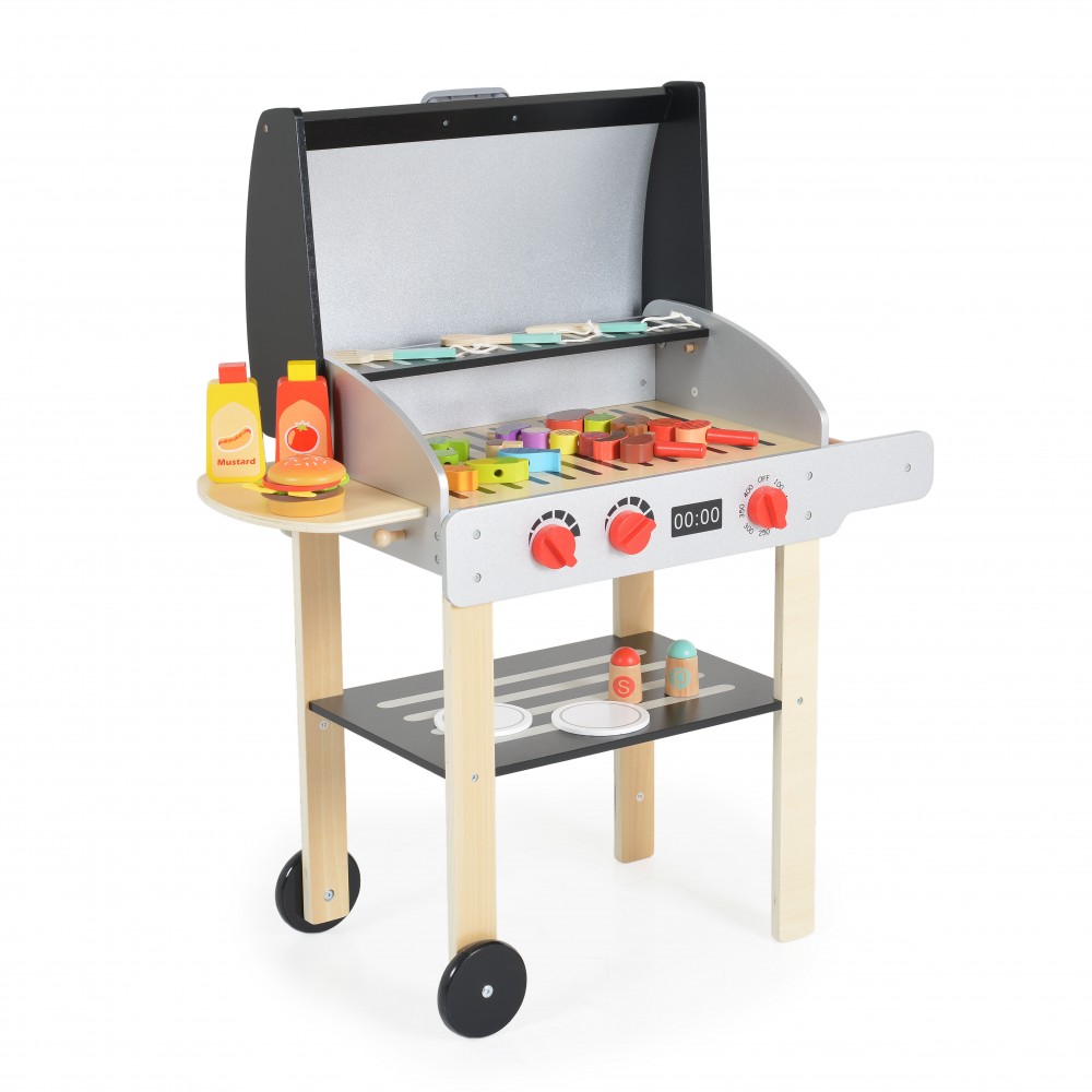 Η φωτογραφία δείχνει Tooky toy παιχνίδι μίμησης με ξύλινο barbeque grill και διάφορα αξεσουάρΤο παιχνίδι είναι κατασκευασμένο από κόντρα πλακέ, ξύλο αρκεύθου, MDF και πλαστικόΔιαστάσεις: 72.