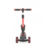 Η φωτογραφία δείχνει Αδειοδοτημένο σκούτερ από τη Maserati S.