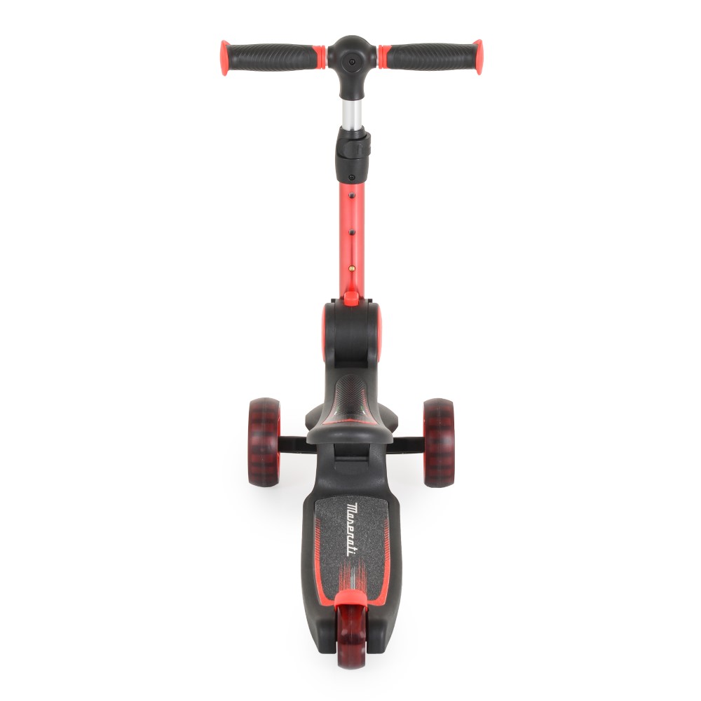 Η φωτογραφία δείχνει Αδειοδοτημένο σκούτερ από τη Maserati S.