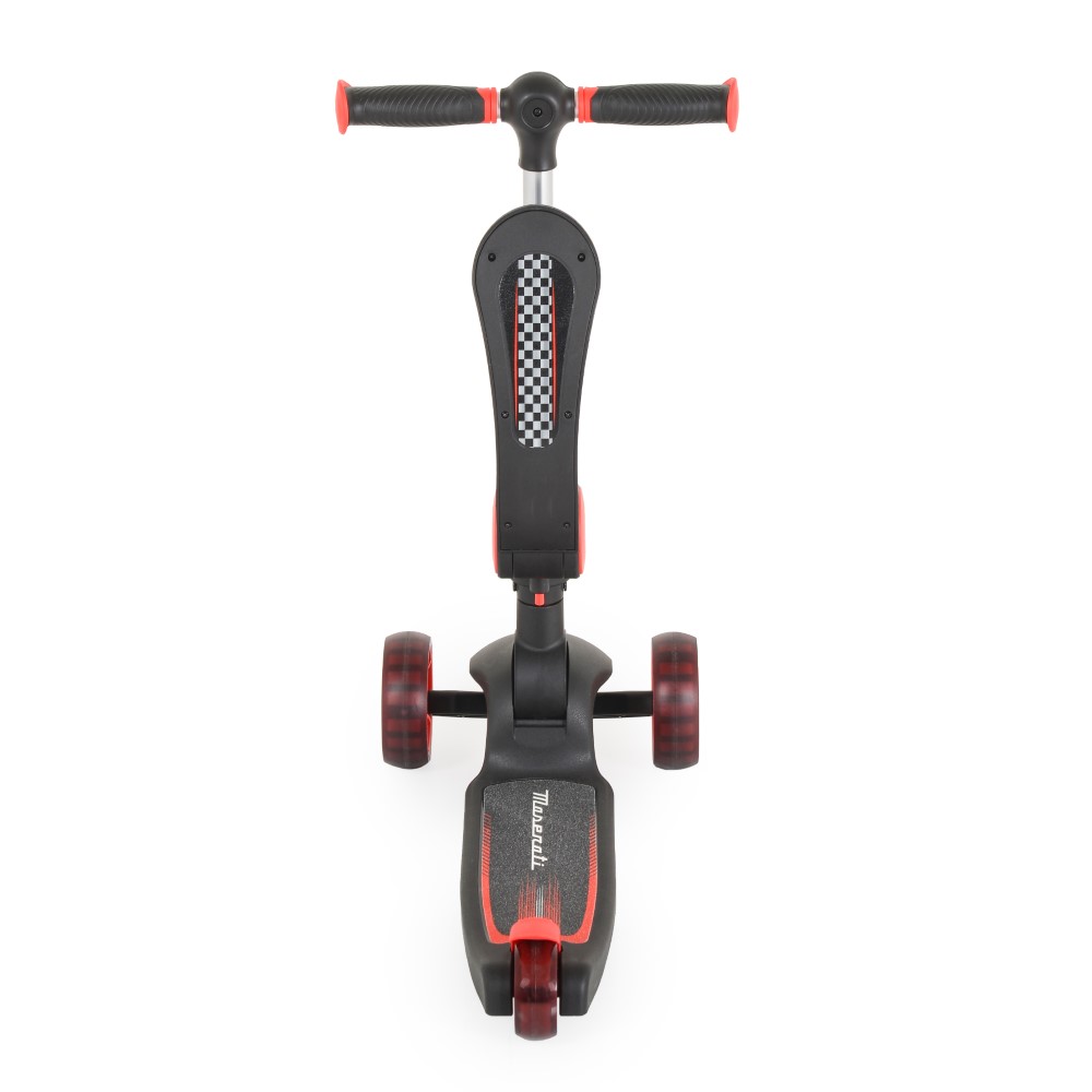 Η φωτογραφία δείχνει Αδειοδοτημένο σκούτερ από τη Maserati S.