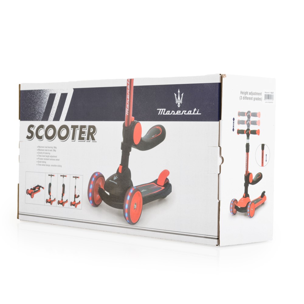 Η φωτογραφία δείχνει Αδειοδοτημένο σκούτερ από τη Maserati S.