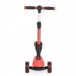 Η φωτογραφία δείχνει Αδειοδοτημένο σκούτερ από τη Maserati S.