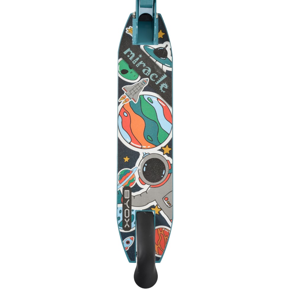 Η φωτογραφία δείχνει Πτυσσόμενο παιδικό σκούτερ με βάση αλουμινίου και T-BAR.