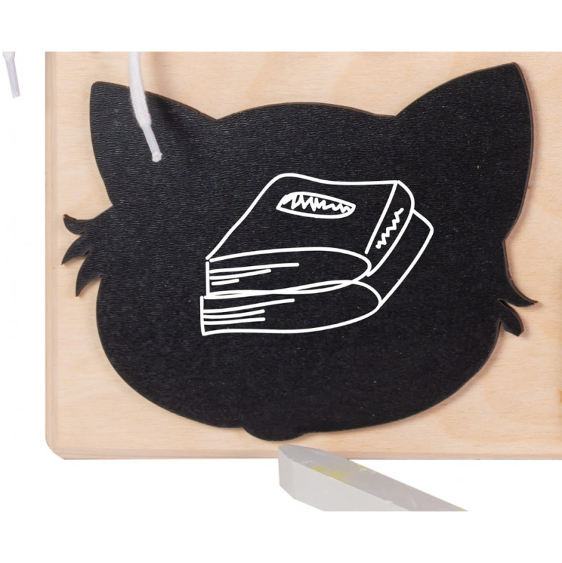 Η φωτογραφία δείχνει Πολύχρωμος πίνακας, κινούμενα γρανάζια, φερμουάρ, κινητοί και περιστροφικοί τροχοί, velcro, μάνδαλα δύο ειδών, ρολόι με κινούμενους δείκτες, γάντζος για κλειδαριά, διακόπτης φώτων.