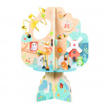 Η φωτογραφία δείχνει Ξύλινο παιχνίδι σε σχήμα δέντρου με πολλαπλές δραστηριότητες.