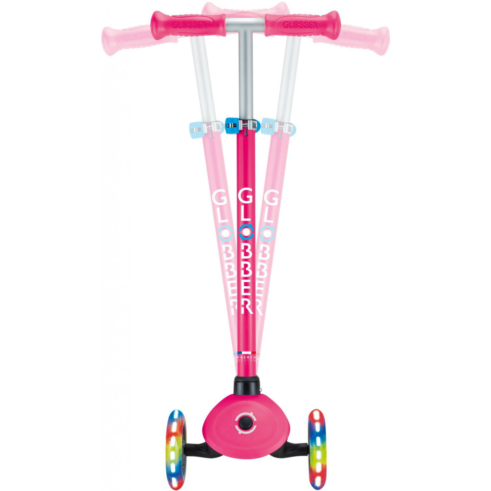 Globber Scooter Primo Lights V2 Fuchsia (423-610-4)Πατενταρισμένο κουμπί κλειδώματος τιμονιού που σταθεροποιεί το σύστημα διεύθυνσης των δύο μπροστινών τροχών ώστε να κινείται μόνο προς τα εμπρός και προς τα πίσω, βοηθώντας τα παιδιά να μάθουν να ισορροπούν.