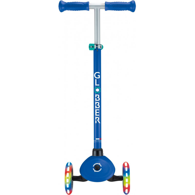 Globber Scooter Primo Lights V2 Navy Blue (423-600-4)Πατενταρισμένο κουμπί κλειδώματος τιμονιού που σταθεροποιεί το σύστημα διεύθυνσης των δύο μπροστινών τροχών ώστε να κινείται μόνο προς τα εμπρός και προς τα πίσω, βοηθώντας τα παιδιά να μάθουν να ισορροπούν.