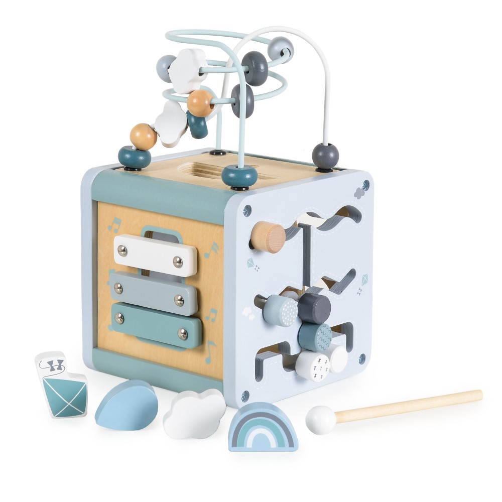 Η φωτογραφία δείχνει Αυτός ο πολυλειτουργικός ξύλινος κύβος δραστηριοτήτων από την Moni Toys προσφέρει διασκέδαση και μάθηση μέσα από το παιχνίδι! Κάθε πλευρά διαθέτει μια διαφορετική δραστηριότητα που διεγείρει τη φαντασία και υποστηρίζει την ανάπτυξη του παιδιού σας.