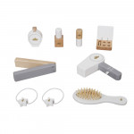 Χαρίστε στη μικρή σας πριγκίπισσα τη δική της γωνιά ομορφιάς με το ξύλινο μπουντουάρ Princess’s Mirror από την Moni Toys! Κομψό, στιβαρό και γεμάτο γοητεία, αυτό το μπουντουάρ έχει σχεδιαστεί για να εμπνέει το ευφάνταστο παιχνίδι και να ενθαρρύνει την ανεξαρτησία μέσα από διασκεδαστικές δραστηριότητ