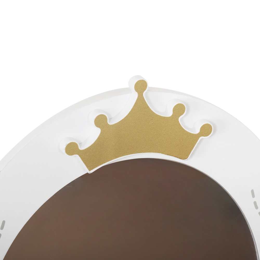 Χαρίστε στη μικρή σας πριγκίπισσα τη δική της γωνιά ομορφιάς με το ξύλινο μπουντουάρ Princess’s Mirror από την Moni Toys! Κομψό, στιβαρό και γεμάτο γοητεία, αυτό το μπουντουάρ έχει σχεδιαστεί για να εμπνέει το ευφάνταστο παιχνίδι και να ενθαρρύνει την ανεξαρτησία μέσα από διασκεδαστικές δραστηριότητ