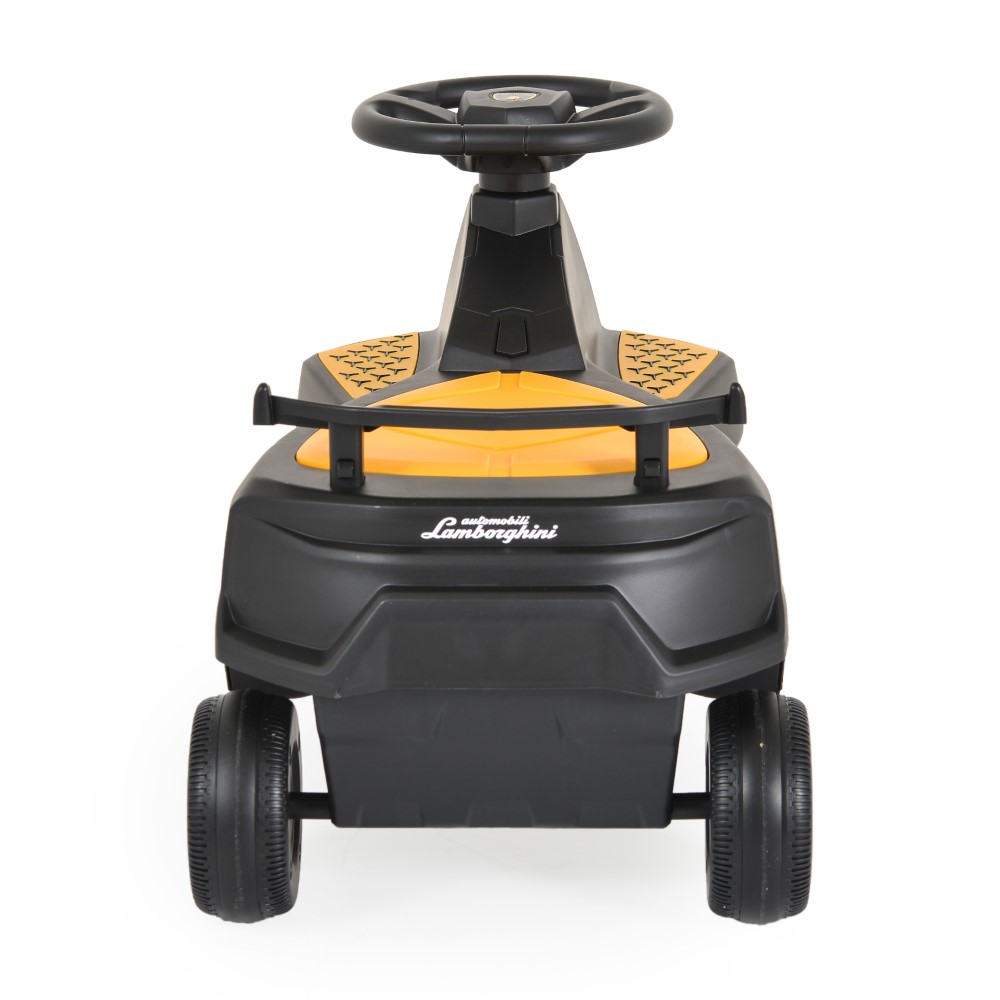 Η φωτογραφία δείχνει Το παιδικό αυτοκίνητο Lamborghini είναι σχεδιασμένο για νέους λάτρεις του αυτοκινήτου.