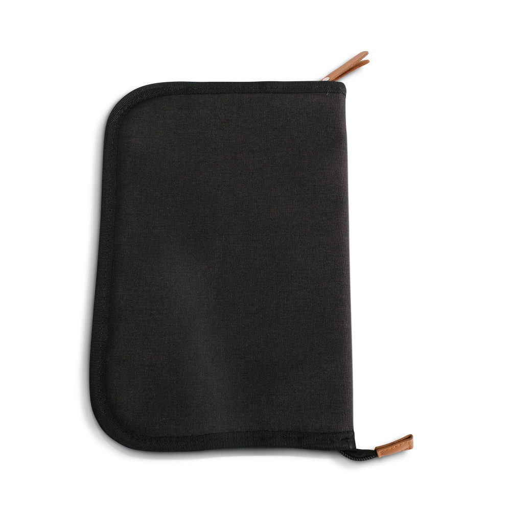 Η φωτογραφία δείχνει Διαθέτει πολλές τσέπες και θέσεις για αποθήκευση και διατήρηση των αντικειμένων σας σε καλή κατάσταση.