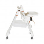 Η φωτογραφία δείχνει Καρεκλάκι Φαγητού Moni LindoΣετ παιδικό καρεκλάκι,σαλιάρα σιλικόνης,κουτάλι και πιρούνι,μαξιλάρι PU,4 ρόδες με πώματα,δίσκος τροφοδοσίας 2 στρώσεων,4 θέσεις του δίσκου τροφοδοσίας,3 θέσεις πλάτης, 5 θέσεις ύψους,3 θέσεις γωνίας στήριγμα ποδιών,μαξιλαράκια ώμων,σύστημα συγκράτηση