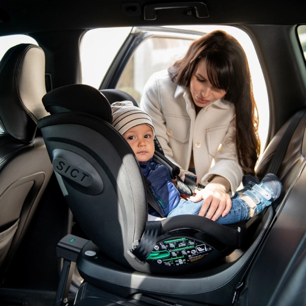 Κάθισμα αυτοκινήτου i-SIZE της εταιρείας Kikka Boo.
