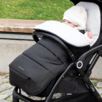 Η φωτογραφία δείχνει Ποδόσακος καροτσιού της εταιρείας Kikka Boo.