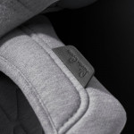 Η φωτογραφία δείχνει Γνωρίστε το Motion 2 – τη δεύτερη γενιά του Motion All Size 360, που πέτυχε την υψηλότερη βαθμολογία σε όλες τις κατηγορίες παιδικών καθισμάτων από τον ανεξάρτητο οργανισμό δοκιμών ADAC.