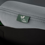 Η φωτογραφία δείχνει Γνωρίστε το Motion 2 – τη δεύτερη γενιά του Motion All Size 360, που πέτυχε την υψηλότερη βαθμολογία σε όλες τις κατηγορίες παιδικών καθισμάτων από τον ανεξάρτητο οργανισμό δοκιμών ADAC.