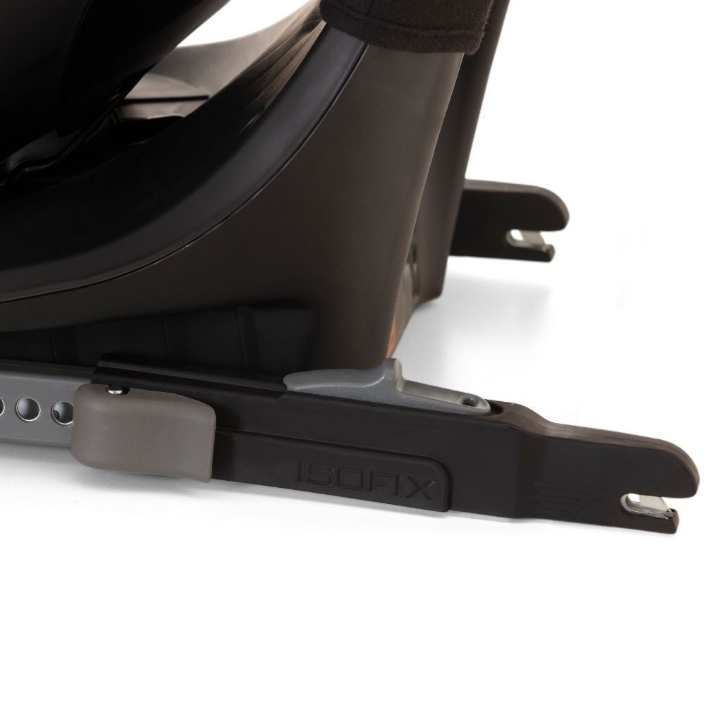 Η φωτογραφία δείχνει Γνωρίστε το Motion 2 – τη δεύτερη γενιά του Motion All Size 360, που πέτυχε την υψηλότερη βαθμολογία σε όλες τις κατηγορίες παιδικών καθισμάτων από τον ανεξάρτητο οργανισμό δοκιμών ADAC.